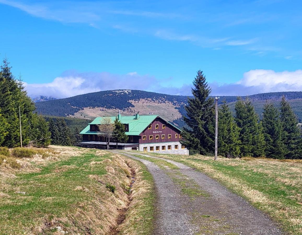 Bouda Na Plani - Horska Bouda Hostel Spindleruv Mlyn Bagian luar foto